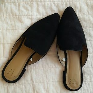 Black mule slides